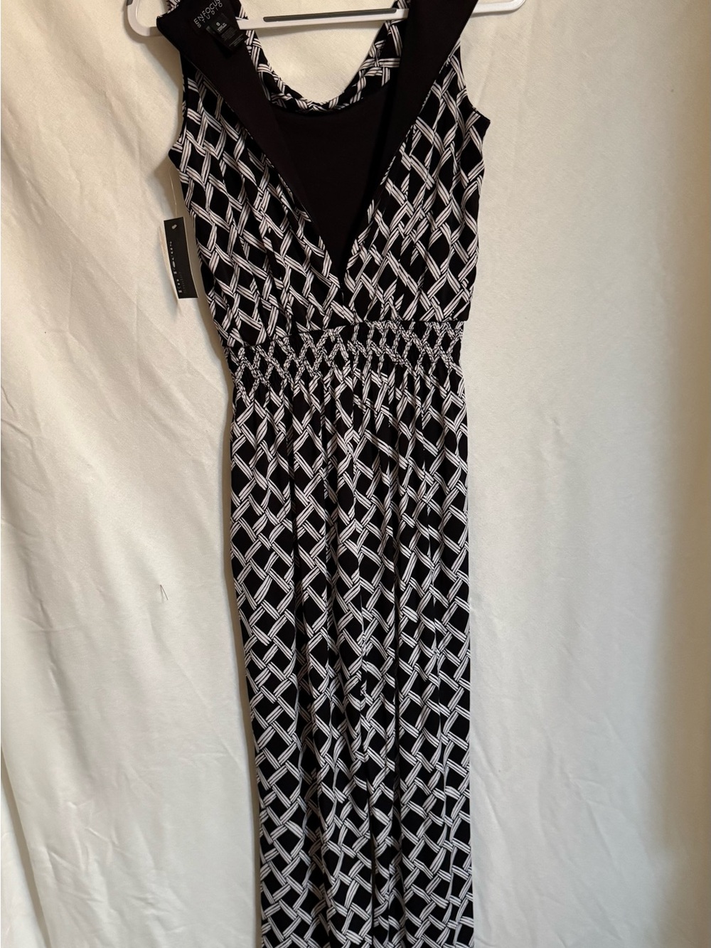 Black & White Geometric Sleeveless Jumpsuit NWT - Picture 14 of 15